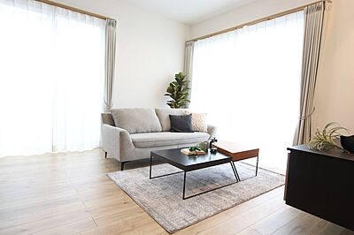 シンプルモダンスタイルのリビング タナカホームズの事例画像