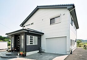 川木建設株式会社の施工事例「収納たっぷりのビルトインガレージの家」のメイン画像