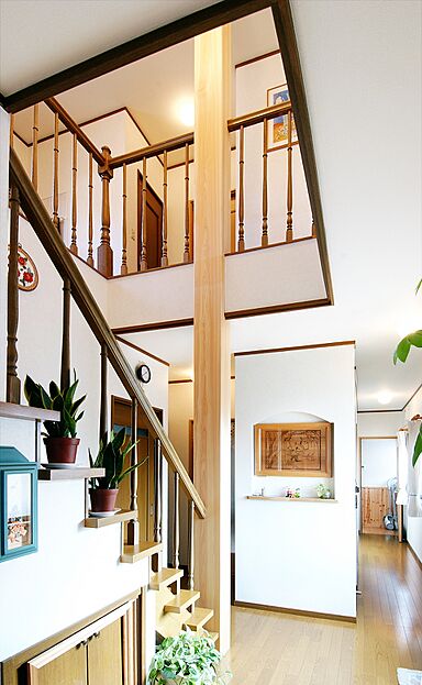 川木建設株式会社の施工事例「6Mの大黒柱と陽当たり抜群の屋上スペースのある家」の画像1