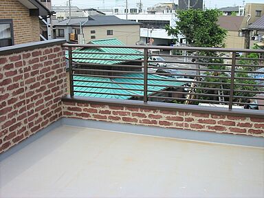 川木建設株式会社の施工事例「6Mの大黒柱と陽当たり抜群の屋上スペースのある家」の画像5