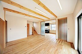 川木建設株式会社の施工事例「天然素材を活かした重厚感のある家」の画像2