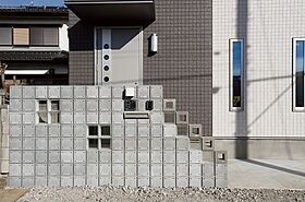 川木建設株式会社の施工事例「こだわりの真っ赤なオープンキッチンがある家」の画像1