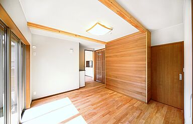 川木建設株式会社の施工事例「都心に建つ自然素材に囲まれた家」の画像