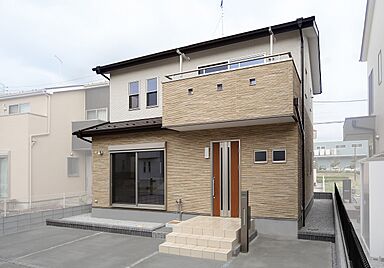 川木建設株式会社の施工事例「大黒柱とオープンキッチンの家」の画像