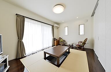 川木建設株式会社の施工事例「高級感の漂うエレガントな住まい」の画像1