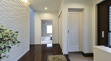 川木建設株式会社の施工事例「高級感の漂うエレガントな住まい」の画像3