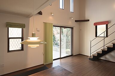 川木建設株式会社の施工事例「大きな吹き抜けリビングのあるユニバーサルデザイン住宅」の画像2