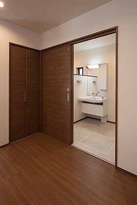 川木建設株式会社の施工事例「大きな吹き抜けリビングのあるユニバーサルデザイン住宅」の画像3