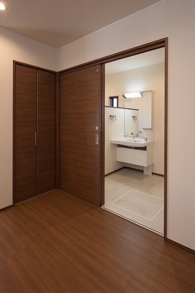 川木建設株式会社の施工事例「大きな吹き抜けリビングのあるユニバーサルデザイン住宅」の画像3