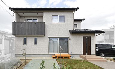 川木建設株式会社の施工事例「瓦を使った和風モダンな家」の画像