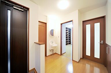 川木建設株式会社の施工事例「全室南向き、収納たっぷりの家」の画像1