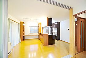 川木建設株式会社の施工事例「全室南向き、収納たっぷりの家」の画像2