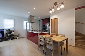 川木建設株式会社の施工事例「センターキッチンを中心に愛犬と暮らす家」の画像3