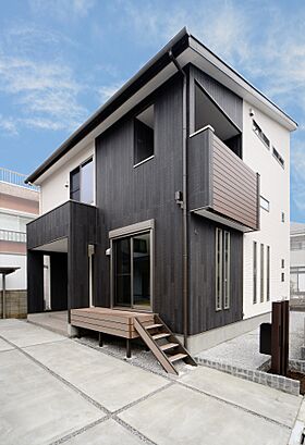 川木建設株式会社の施工事例「中二階のある和風モダンの家」のメイン画像