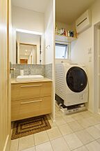 木の家スタイルの洗面所 川木建設株式会社の事例画像