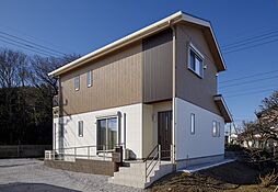 川木建設株式会社の施工事例「6寸角大黒柱とデザインウォールのある家」の画像