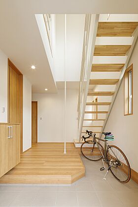 川木建設株式会社の施工事例「雲梯やのぼり棒がある、人を楽しませてくれる家」の画像1