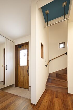 川木建設株式会社の施工事例「最上級のくつろぎを目指したアンティークの似合う家」の画像4