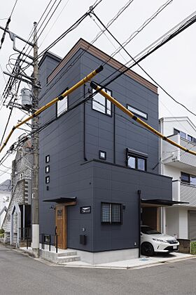 川木建設株式会社の施工事例「16坪の狭小地に建つ屋上付3LDKのお家」のメイン画像