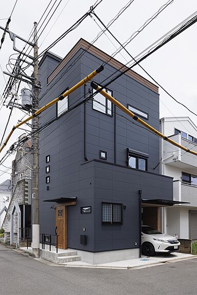 川木建設株式会社の施工事例「16坪の狭小地に建つ屋上付3LDKのお家」の画像