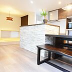 カフェスタイルのリビング 一級建築士事務所ビー・ツーの事例画像