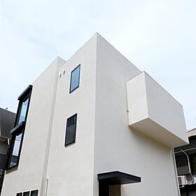 一級建築士事務所ビー・ツーの施工事例「空間を有効活用。光と風を取り込む、都会のミニマルデザインハウス(Case192)」の画像2