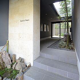 一級建築士事務所ビー・ツーの施工事例「都会の喧騒を忘れる、収益性と居住性を高めたモダン賃貸住宅(Case194)」の画像2