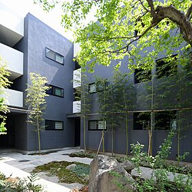 一級建築士事務所ビー・ツーの施工事例「都会の喧騒を忘れる、収益性と居住性を高めたモダン賃貸住宅(Case194)」の画像4