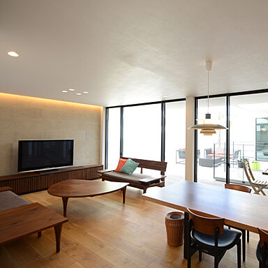 一級建築士事務所ビー・ツーの施工事例「仕事・趣味全て楽しむ。光と緑が癒すプライベートバルコニーある家(Case207)」の画像2