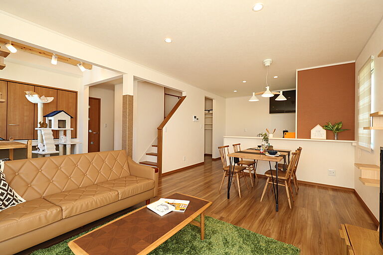 シュガーホーム盛岡店の公式画像_リビング2