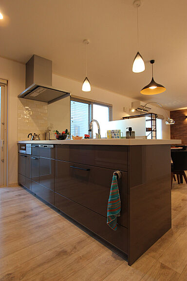 シュガーホームの施工事例「家族みんなが集まる幸せのシンボル 大きな屋根の家」の画像3