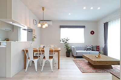 カフェスタイルのリビング シュガーホーム盛岡店の事例画像