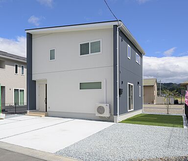 シュガーホーム北上店の施工事例「1階にファミリークローク、ランドリールームがあるお家」の画像