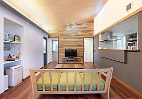 サンワ設計株式会社の施工事例「離れの納屋をリノベーション 子どもの成長を見守り暮らす家」のメイン画像