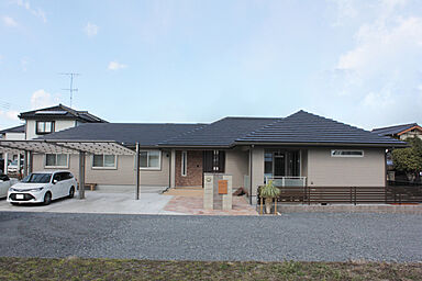 サンワ設計株式会社の施工事例「暮らしと将来性を見据えた バランスの取れた平屋の家」の画像