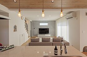 サンワ設計株式会社の施工事例「グレージュカラーがオシャレ こだわりのつまったリビング階段のある家」の画像3