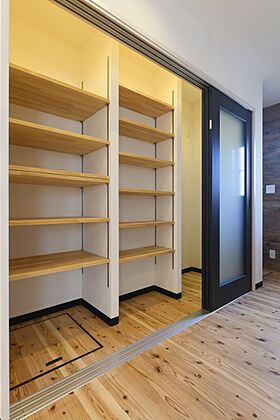 3rd.Cafe LIVING STYLEの施工事例「寺塚に立つジャパニーズモダン住宅」の画像5