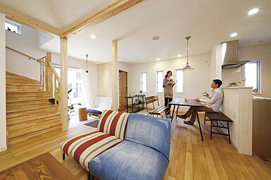 株式会社リバティホームの施工事例「カフェテイストの手作りインテリアの家」の画像1