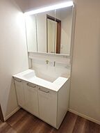 シンプルモダンスタイルの洗面所 日動建設株式会社の事例画像