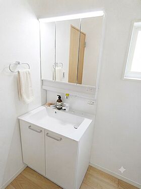 日動建設株式会社の施工事例「自然の温もりと洗練が調和する光あふれるモダンナチュラルな家」の画像7