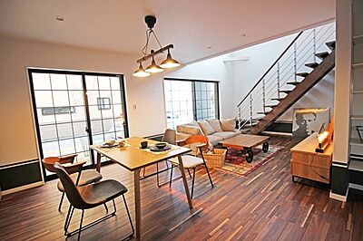 カフェスタイルのリビング 吉永建設株式会社の事例画像