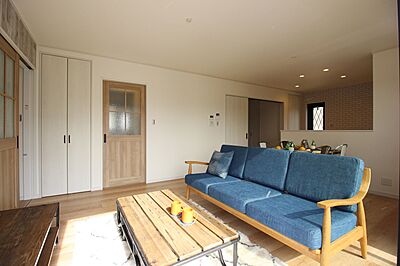 カフェスタイルのリビング 吉永建設株式会社の事例画像
