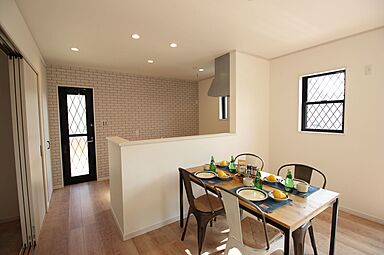 吉永建設株式会社の施工事例「カリフォルニアテイストの家」の画像3