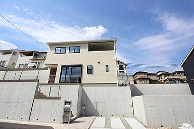 吉永建設株式会社の施工事例「カリフォルニアテイストの家」の画像5