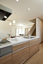 シンプルモダンスタイルのキッチン 大矢建設株式会社の事例画像