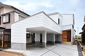 DETAIL HOME(ディテールホーム)の施工事例「オープンガレージとスキップフロアのある家」のメイン画像