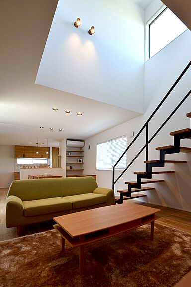 DETAIL HOME(ディテールホーム)の施工事例「リビングと中庭を繋ぐインナーガレージハウス」の画像4