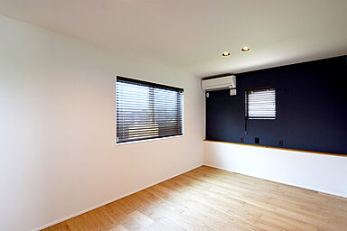 DETAIL HOME(ディテールホーム)の施工事例「リビングと中庭を繋ぐインナーガレージハウス」の画像5