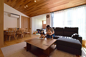 DETAIL HOME(ディテールホーム)の施工事例「中庭を中心に繋がり、それぞれの暮らしを尊重する住まい」の画像2