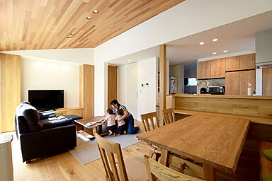 DETAIL HOME(ディテールホーム)の施工事例「中庭を中心に繋がり、それぞれの暮らしを尊重する住まい」の画像3